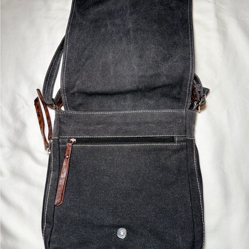 Super Cute Crossbody Satchel with adjustable strap for Shoulder or Tote - Picture 3 of 8